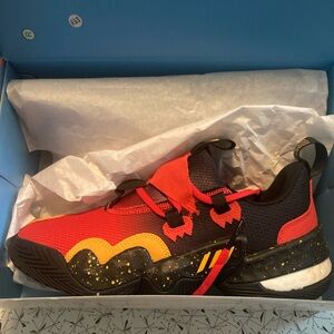 Adidas Trae Young 1 Basketball Shoes New in Box US size 8.5